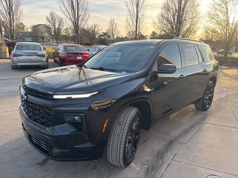 Used 2024 Chevrolet Traverse RS w/ LPO, Floor Liner Package image 7