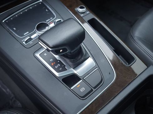 Used 2019 Audi Q5 Premium Plus w/ Premium Plus Package AWD/4WD image 19