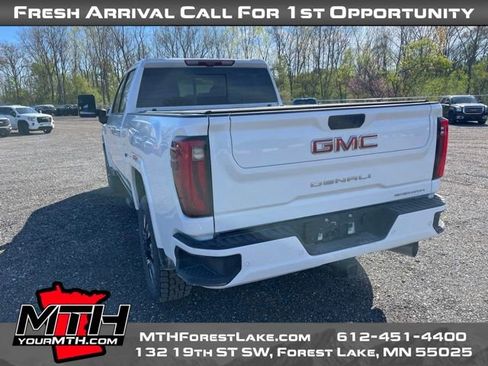 Used 2025 GMC Sierra 2500 Denali w/ Denali Reserve Package AWD/4WD image 11
