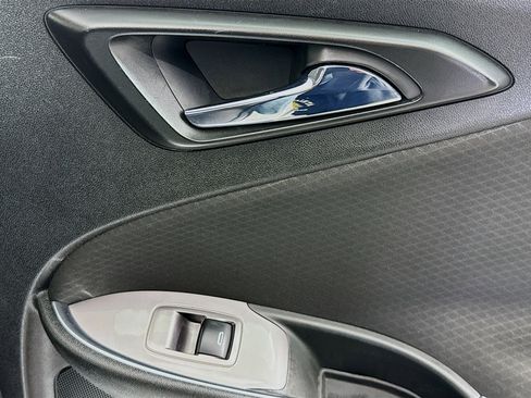 Used 2021 Chevrolet Malibu LT image 30