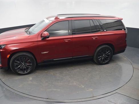 Certified 2023 Cadillac Escalade V w/ LPO, ONYX Package image 41