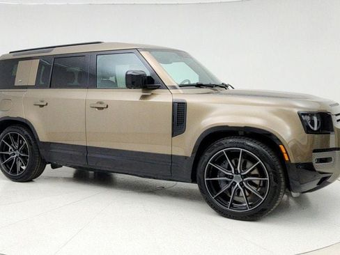 Used 2024 Land Rover Defender 110 X-Dynamic SE AWD/4WD image 3