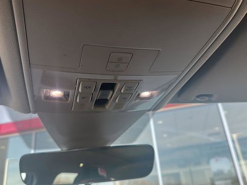 Used 2022 Volkswagen Atlas SEL Premium image 29