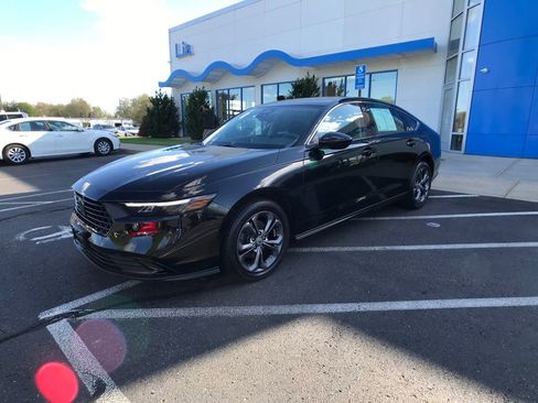 Certified 2023 Honda Accord EX image 3