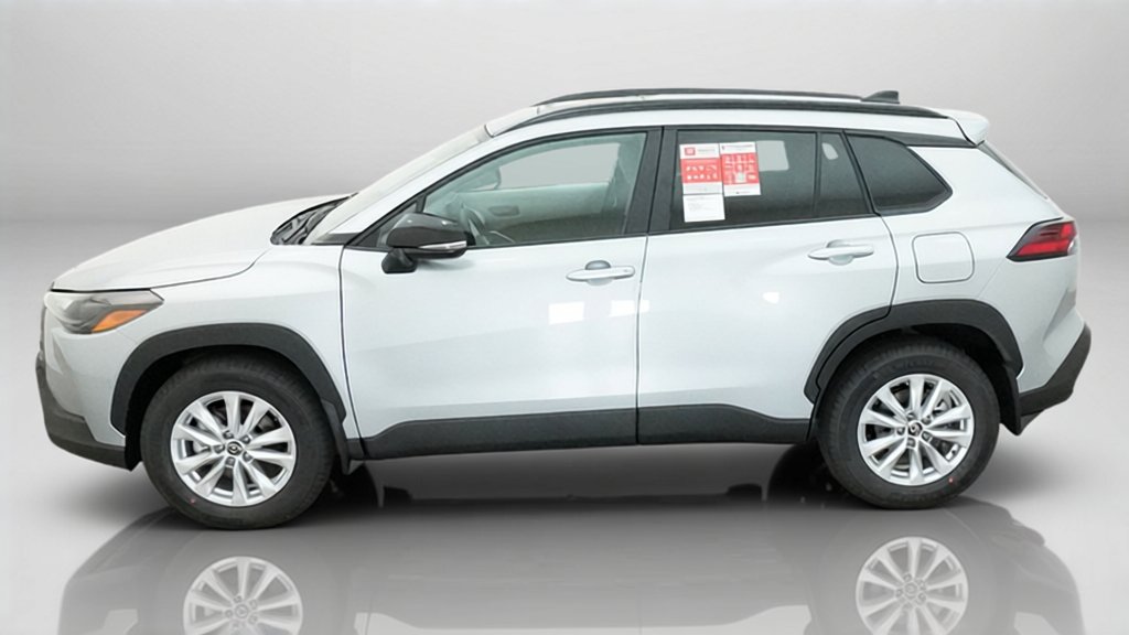 New 2026 Toyota Corolla Cross LE w/ Moonroof Package FWD image 6