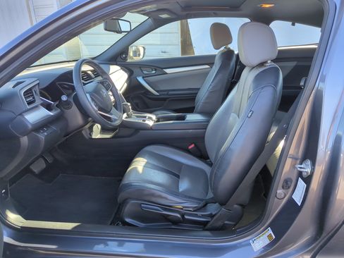 Used 2016 Honda Civic Touring image 18