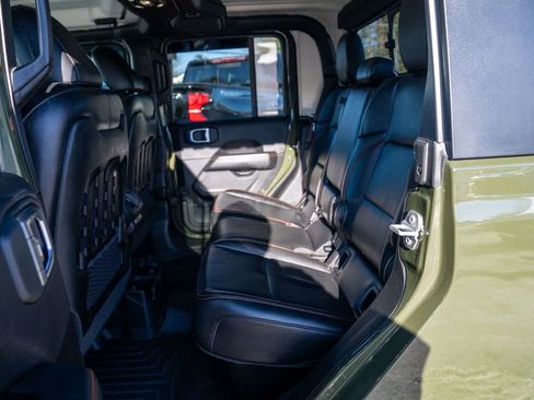 Used 2022 Jeep Gladiator Mojave w/ Cold Weather Group image 19