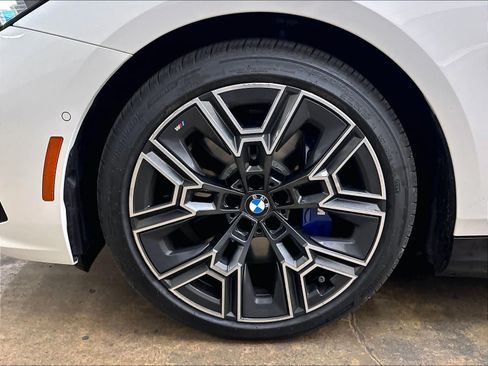 Used 2026 BMW i5 eDrive40 w/ M Sport Package RWD image 12