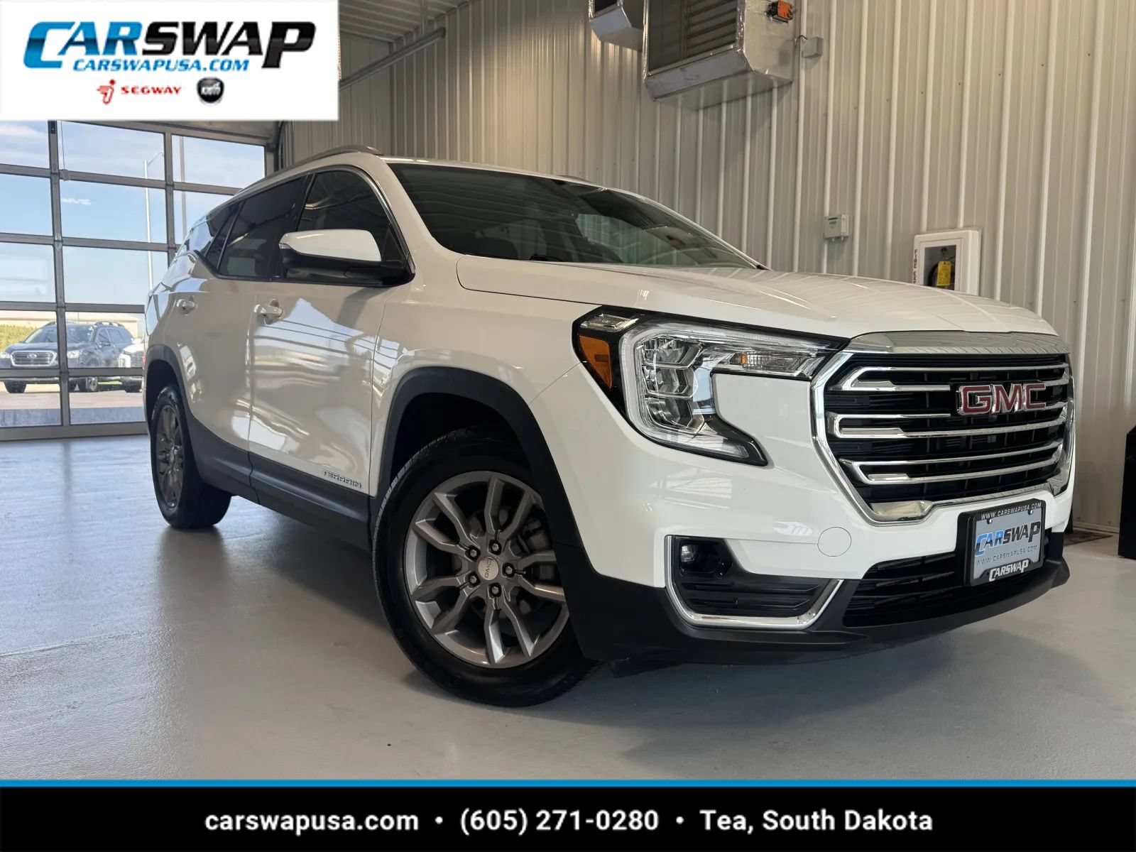 Used 2024 GMC Terrain SLT AWD/4WD image 1