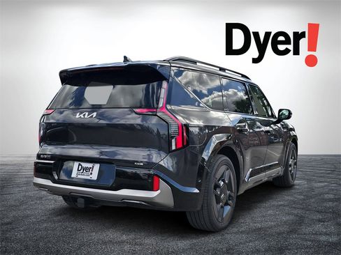 Used 2024 Kia EV9 GT-Line image 3