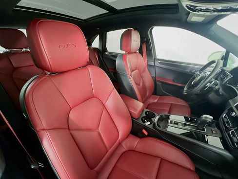 Certified 2023 Porsche Macan GTS image 30