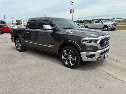 Used 2019 RAM 1500 Limited AWD/4WD image 7