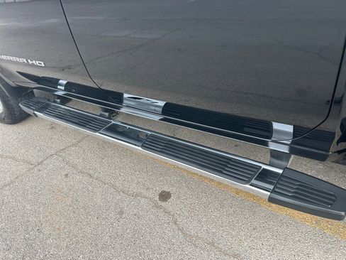 Used 2024 GMC Sierra 2500 SLT w/ SLT Premium Package image 6