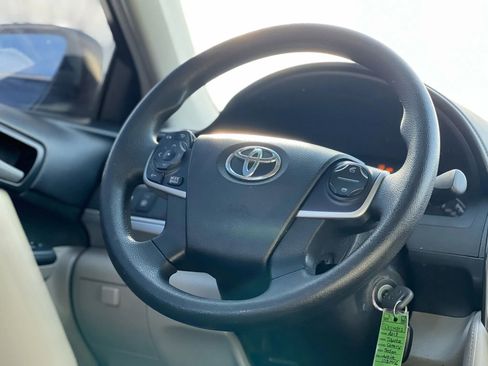 Used 2013 Toyota Camry LE image 15