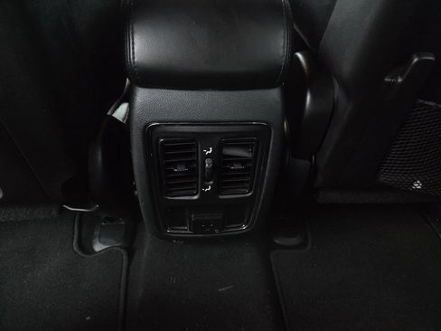 Used 2019 Jeep Grand Cherokee Altitude RWD image 23