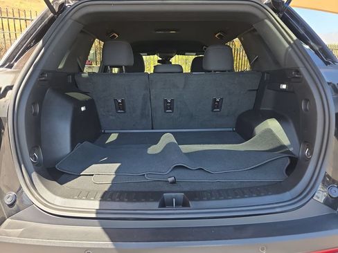 Used 2025 Chevrolet Equinox LT FWD image 27