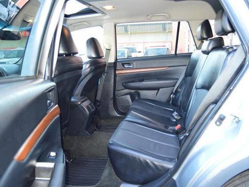 Used 2013 Subaru Outback 2.5i Limited w/ Moonroof Pkg image 12