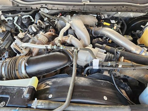 Used 2022 Ford F250 XLT w/ FX4 Off-Road Package image 9