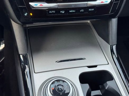 Certified 2022 Ford Explorer ST-Line w/ Class IV Trailer Tow Package image 16