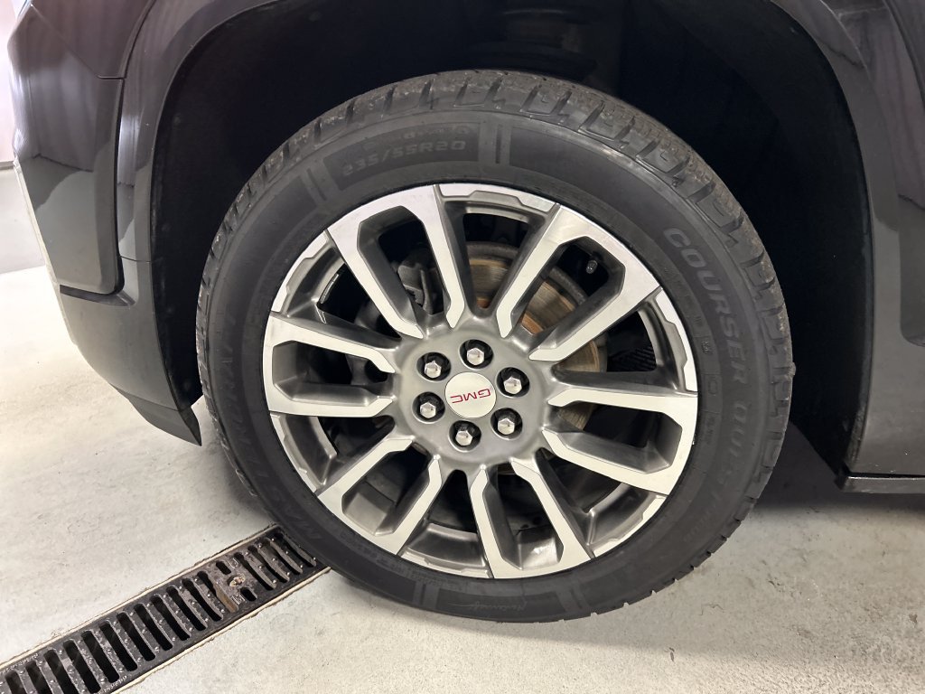 Used 2023 GMC Acadia Denali w/ Denali Ultimate Package AWD/4WD image 9