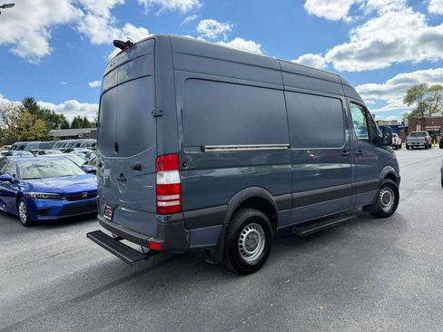 Used 2018 Mercedes-Benz Sprinter 2500 image 4