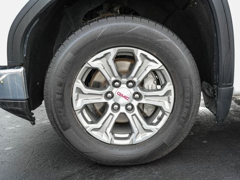 Used 2024 GMC Sierra 1500 SLT image 12