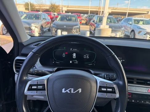 Used 2023 Kia Telluride S w/ S Sunroof Package image 4