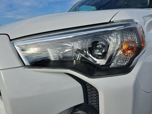 Used 2021 Toyota 4Runner SR5 Premium image 34