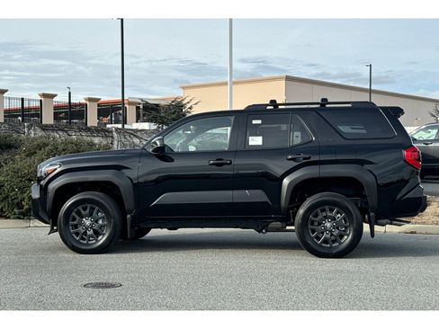 New 2026 Toyota 4Runner SR5 AWD/4WD image 6