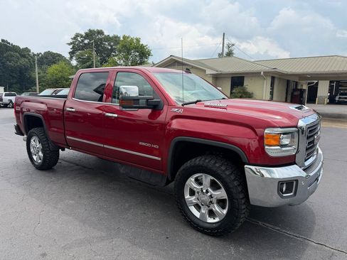 Used 2018 GMC Sierra 2500 SLT w/ Duramax Plus Package AWD/4WD image 3
