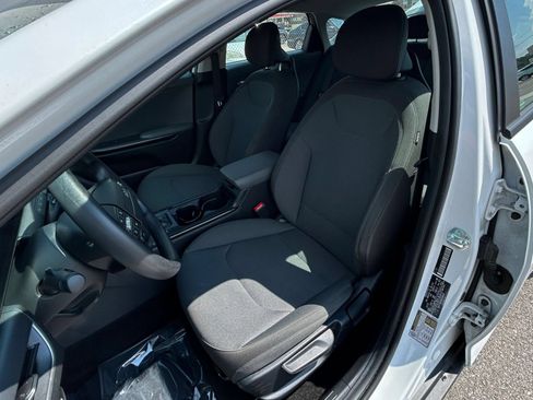 Used 2025 Kia K4 FWD image 36