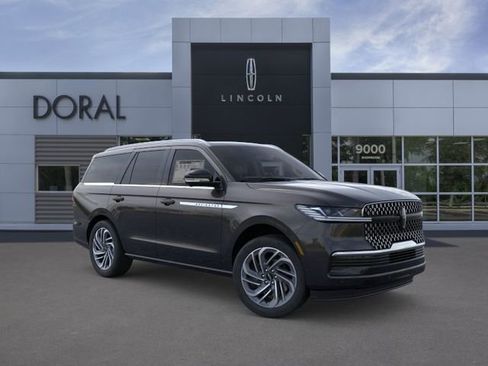 New 2025 Lincoln Navigator Reserve AWD/4WD image 7
