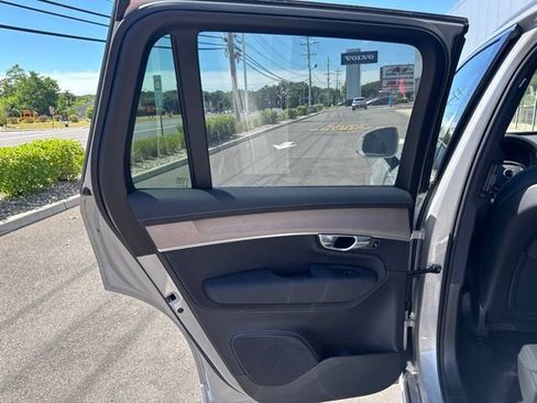 Certified 2025 Volvo XC90 B6 Plus AWD/4WD image 16