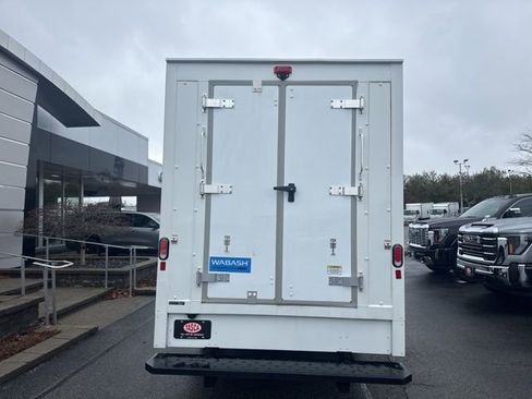 Used 2024 GMC Savana 3500 w/ Power Convenience Package image 5