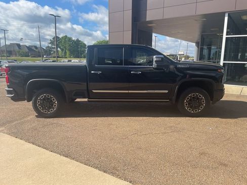 Used 2024 Chevrolet Silverado 2500 High Country w/ High Country Premium Package image 14