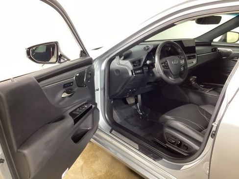 Used 2024 Lexus ES 350 Ultra Luxury FWD image 9