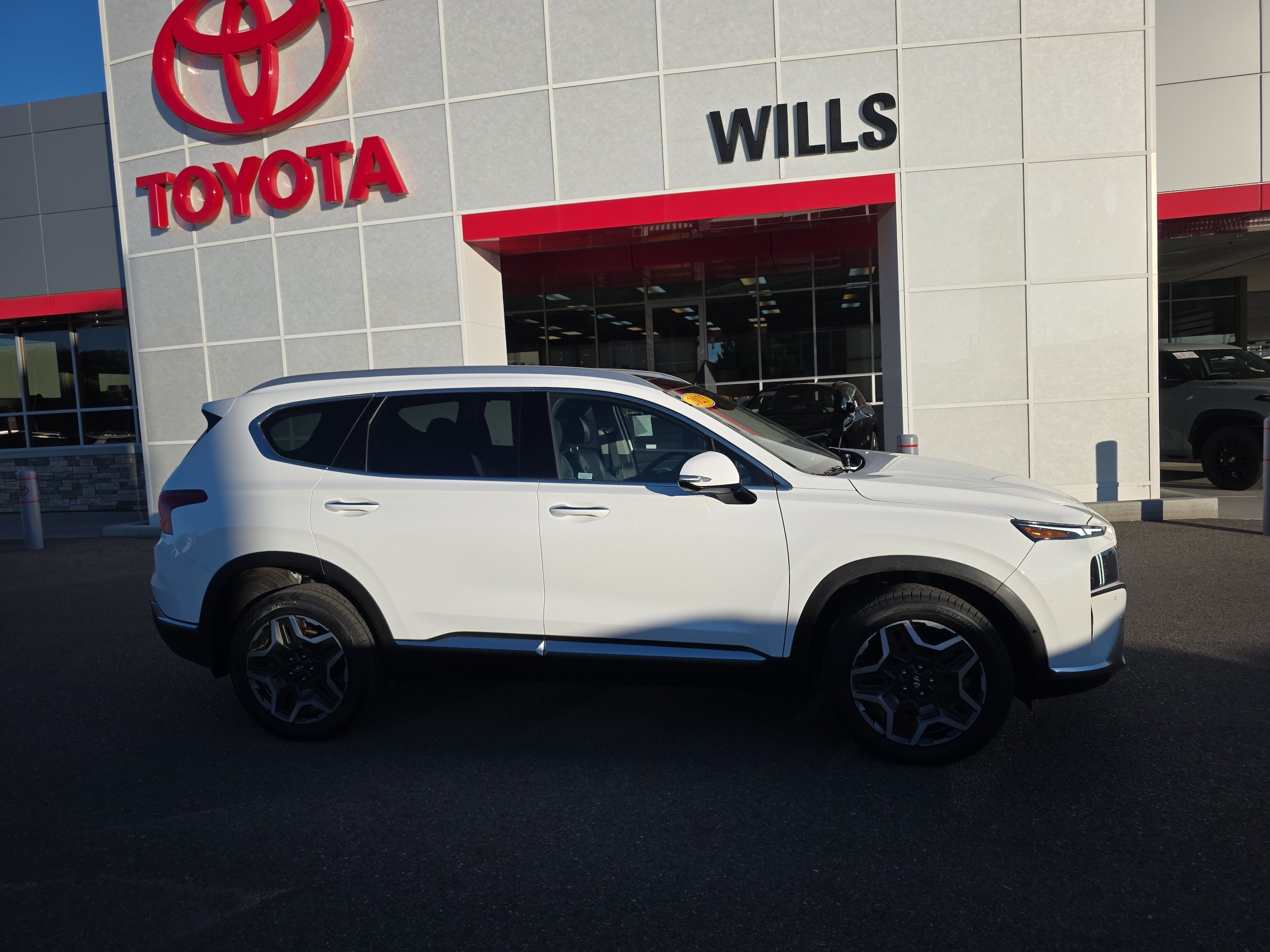 Used 2023 Hyundai Santa Fe Limited AWD/4WD image 1