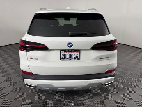 Used 2025 BMW X5 xDrive40i w/ Climate Comfort Package image 5