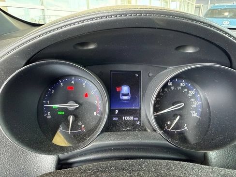 Used 2019 Toyota C-HR XLE FWD image 25