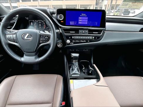 Used 2025 Lexus ES 350 w/ Premium Package image 14