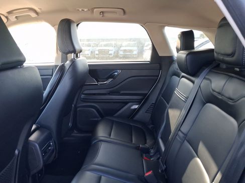 Used 2023 Lincoln Corsair FWD image 6