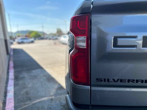 Used 2022 Chevrolet Silverado 1500 LT Trail Boss w/ Convenience Package II AWD/4WD image 8