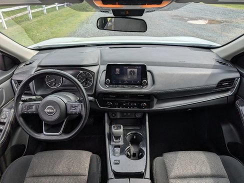 Used 2024 Nissan Rogue SV FWD image 29