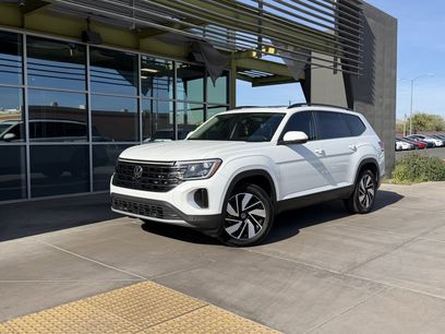 Used 2025 Volkswagen Atlas SE w/ Panoramic Sunroof Package