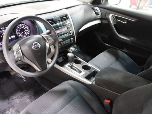 Used 2014 Nissan Altima 2.5 S FWD image 39