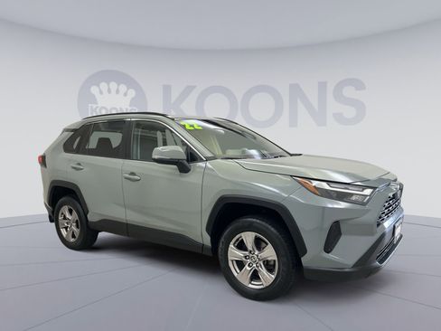 Used 2022 Toyota RAV4 XLE image 7