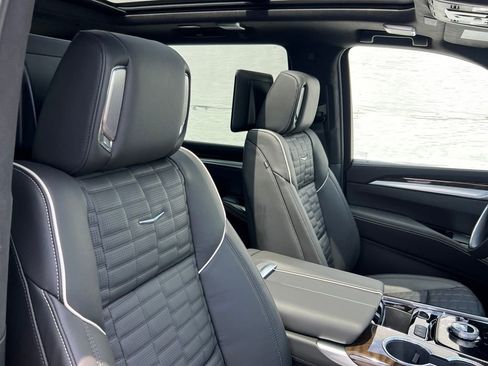 New 2026 Cadillac Escalade Platinum Sport w/ LPO, ONYX Package AWD/4WD image 34