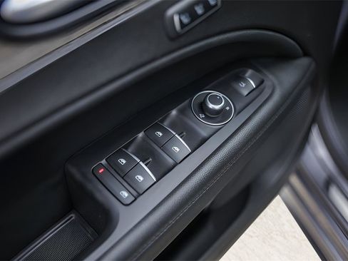 Used 2023 Alfa Romeo Stelvio Ti image 25