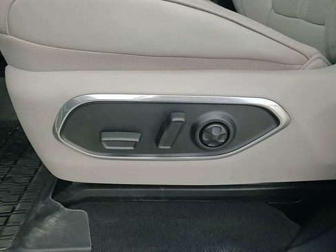 Used 2024 Jeep Wagoneer Series III w/ Premium Group I image 27