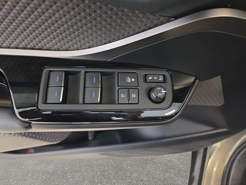 Used 2021 Toyota C-HR Limited FWD image 26